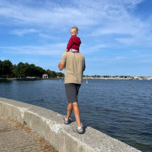 Child on shoulders